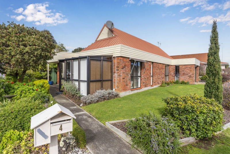 4 Tudor Court, Paraparaumu Beach, Paraparaumu - Carousel 1