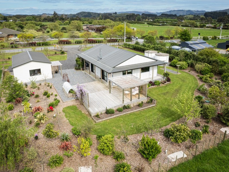 123 Flux Road, Mangaroa, Upper Hutt - Carousel 1