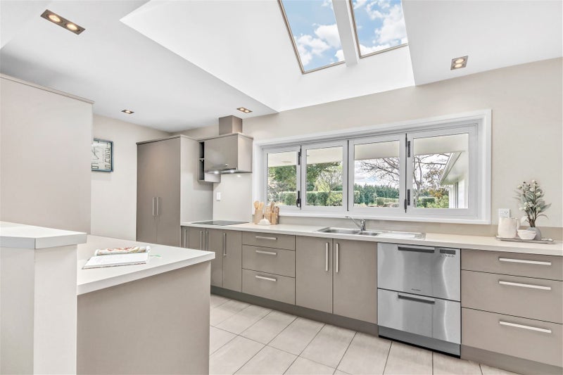 186 Robinsons Road, Christchurch - Carousel 2