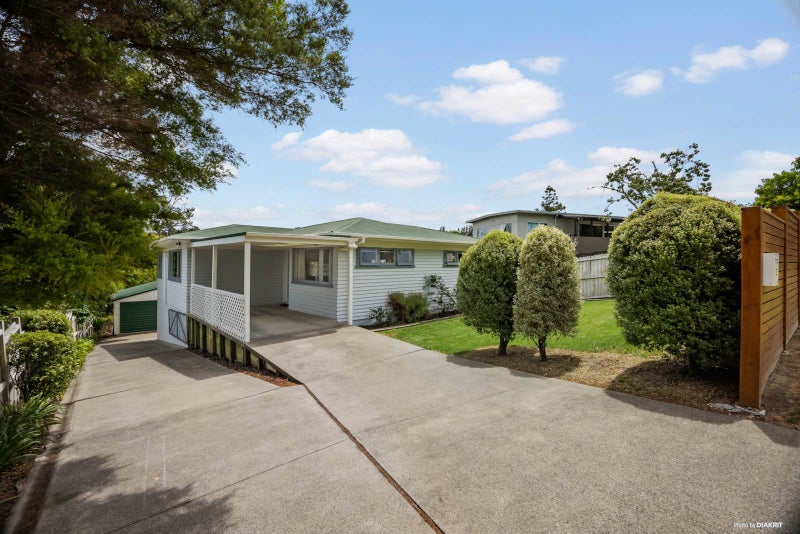 53 Brian Crescent, Stanmore Bay, Whangaparaoa - Carousel 1