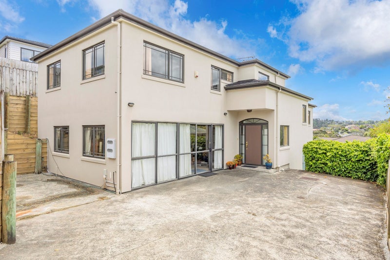 2/890 East Coast Road, Northcross, Auckland - Carousel 1