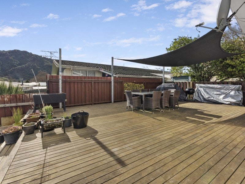 43 California Drive, Totara Park, Upper Hutt - Carousel 2