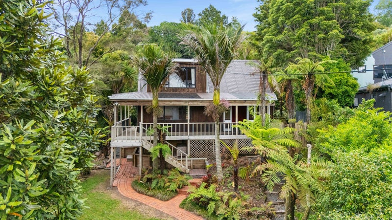 28 Rimu Road, Oratia, Auckland - Carousel 1