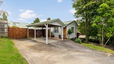 86A Colwill Road, Massey, Auckland - Carousel 1