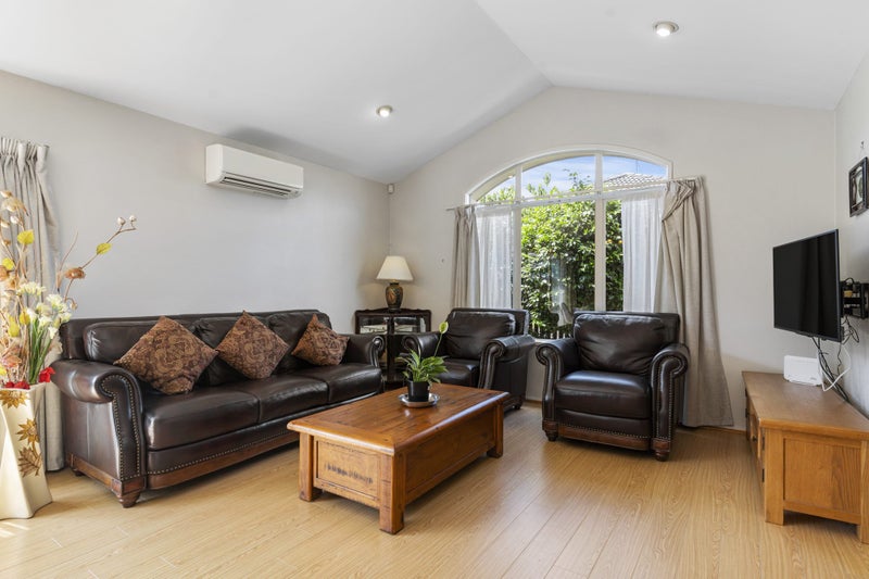 78 Riverton Drive, Randwick Park, Auckland - Carousel 2