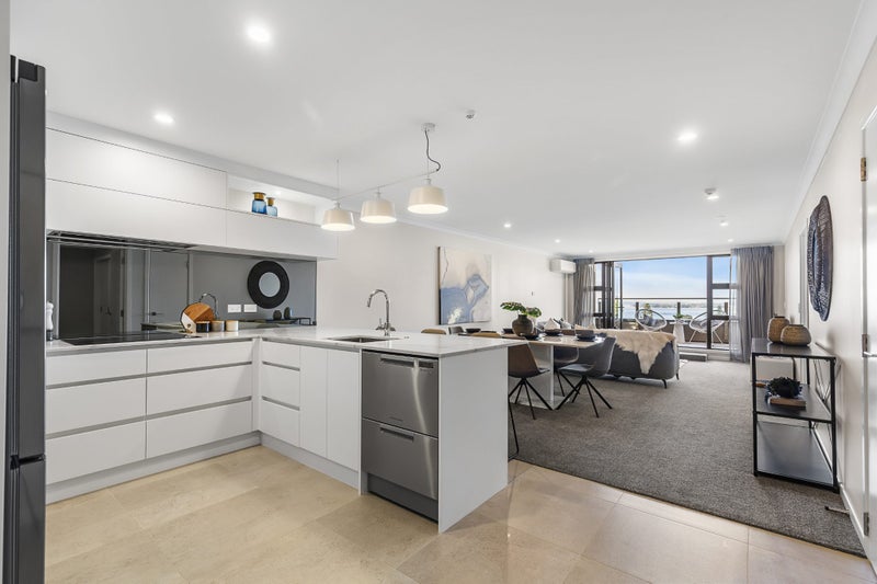 1E/12 Selwyn Road, Howick, Auckland - Carousel 2