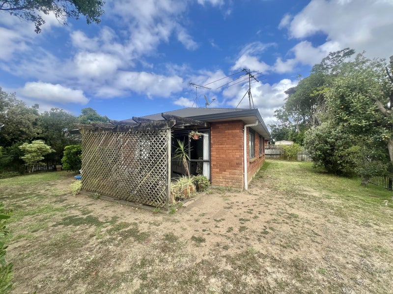 17 Robertson Road, Favona, Auckland - Carousel 1