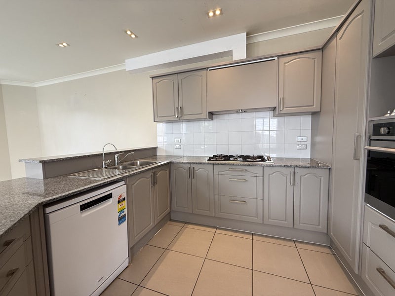 18 Harrowglen Drive, Northcross, Auckland - Carousel 2