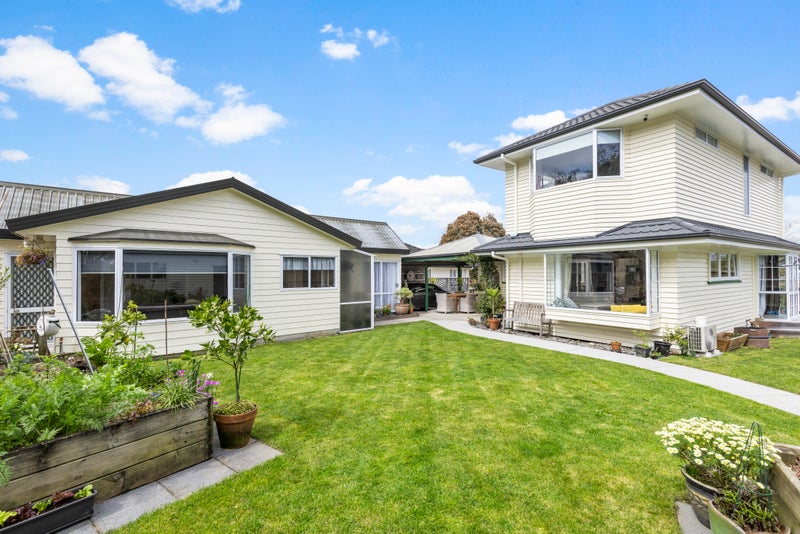 75 Montgomery Crescent, Bader, Hamilton - Carousel 1