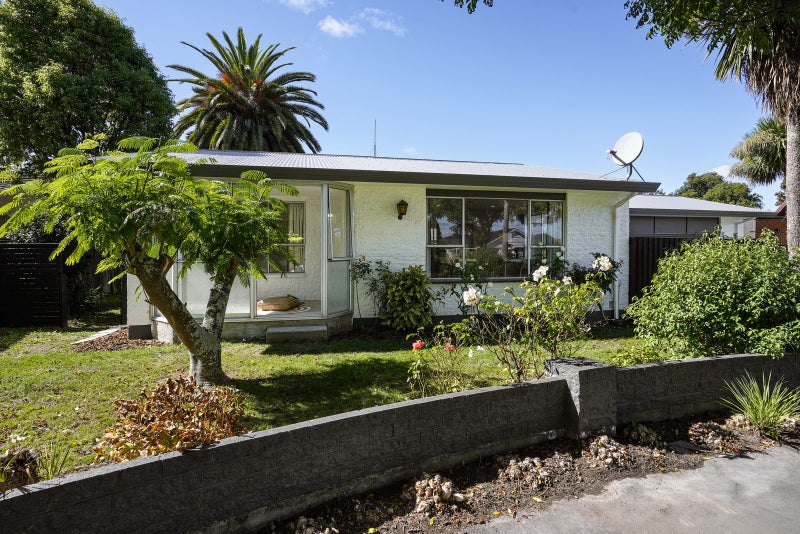 21 Heaphy Place, Casebrook, Christchurch - Carousel 1