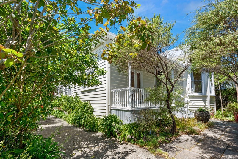 28 Summer Street, Stanley Point, Auckland - Carousel 2