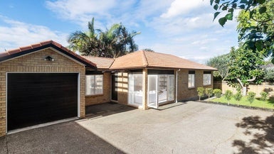 16A Alberta Street, Point Chevalier, Auckland - Carousel 1