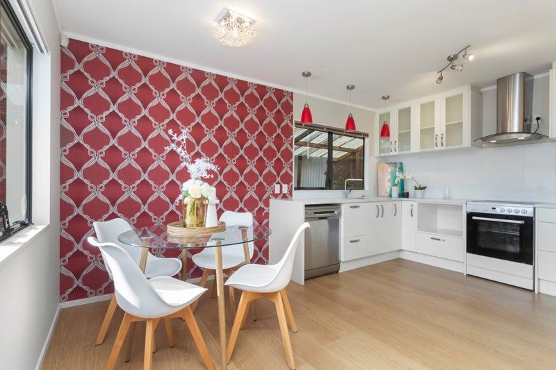 2/12 Lowburn Place, Clover Park, Auckland - Carousel 2