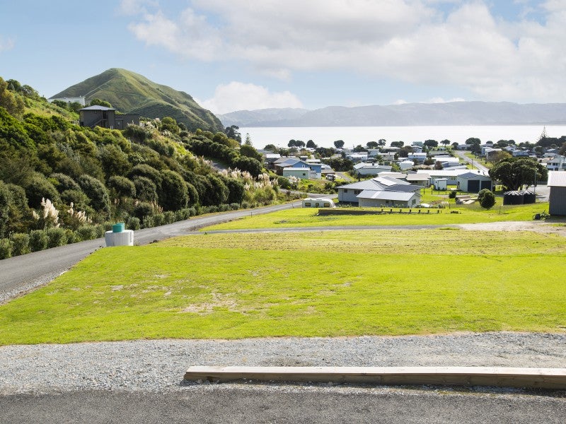 15 Seaview Drive, Māhia - Carousel 2
