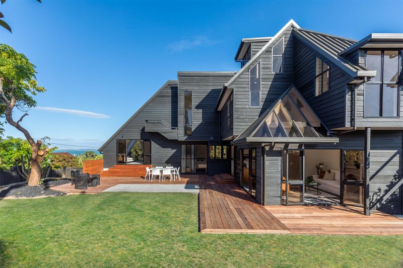8 View Road, Campbells Bay, Auckland - Carousel 1