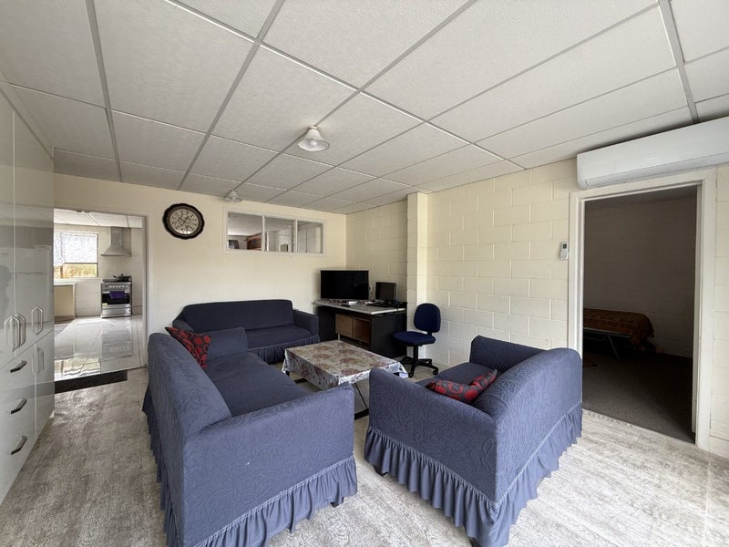 39 Laburnum Road, New Windsor, Auckland - Carousel 2
