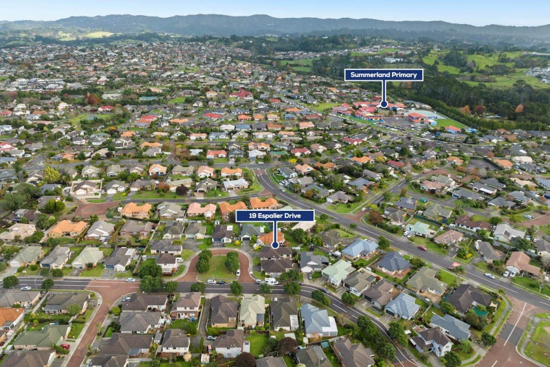 19 Espalier Drive, Henderson, Auckland - Carousel 19