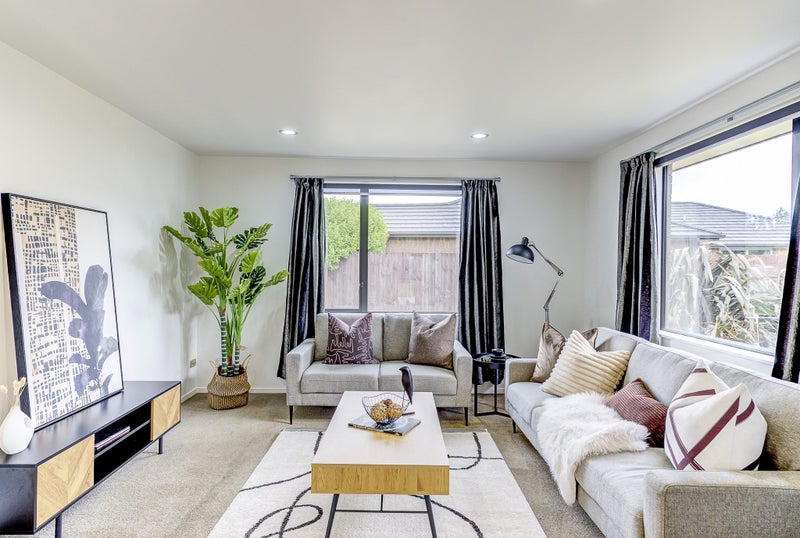 82 Barrington Drive, Huntington, Hamilton - Carousel 2