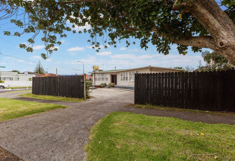 49 Hoteo Avenue, Papatoetoe, Auckland - Carousel 2