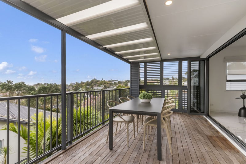 589E East Coast Road, Browns Bay, Auckland - Carousel 1