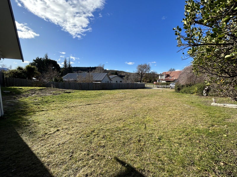 11 Kowhai Drive, Wanaka - Carousel 2