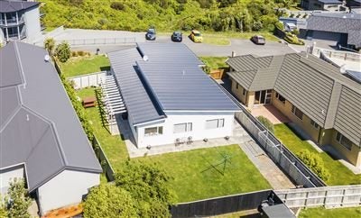 14 Peel Lane, Aotea, Porirua - Carousel 2