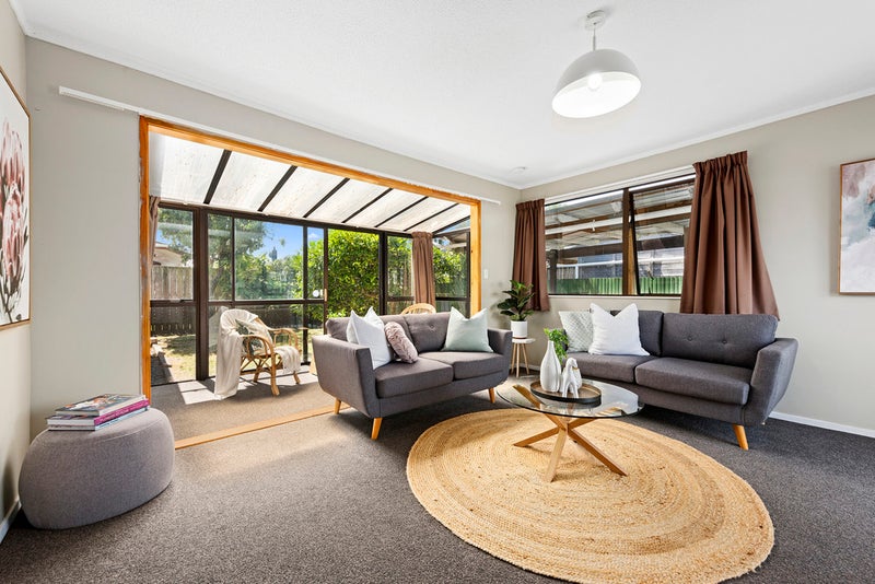 1/17 Bush Street, Naenae, Lower Hutt - Carousel 1