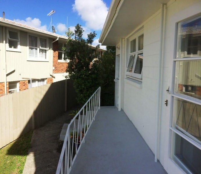 4A Simkin Avenue, Saint Johns, Auckland - Carousel 1