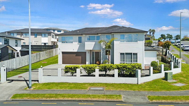 49 Rush Creek Drive, Westgate, Auckland - Carousel 2