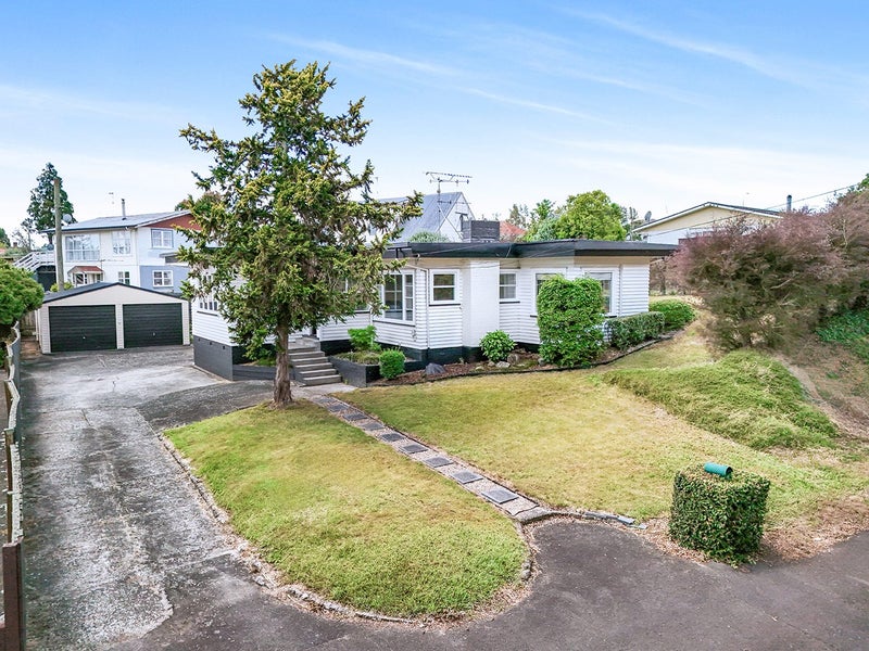 51 Sillary Street, Hamilton East, Hamilton - Carousel 2