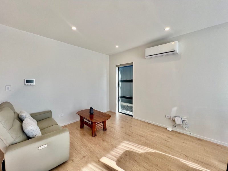 19 Horokaka Street, Massey, Auckland - Carousel 2