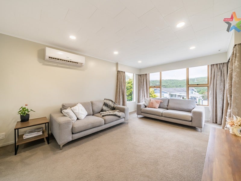 15 Timaru Grove, Kelson, Lower Hutt - Carousel 1