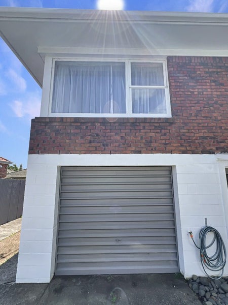 1/111 Shakespeare Road, Milford, Auckland - Carousel 2
