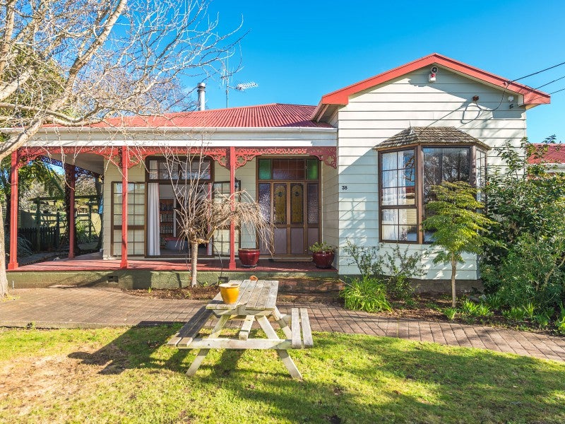 38 Young Street, Whanganui East, Whanganui - Carousel 1