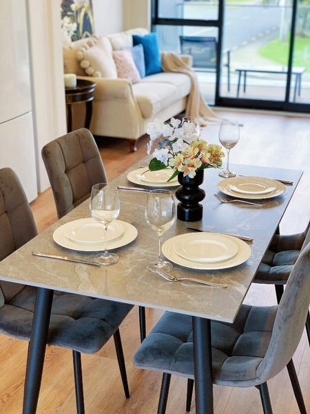 2/8 Ocean View Road, Milford, Auckland - Carousel 2