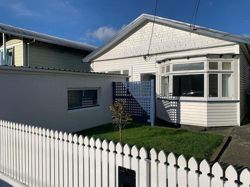 221 Adelaide Road, Newtown, Wellington - Carousel 1