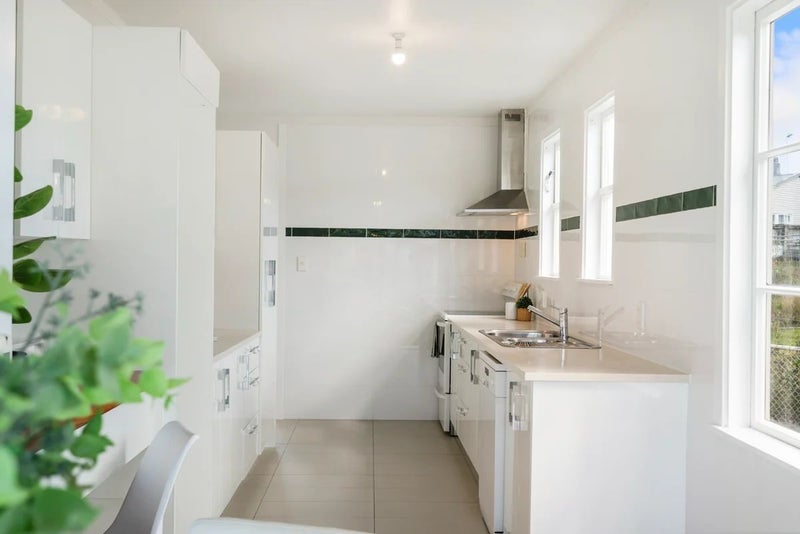 5 Santos Place, Onehunga, Auckland - Carousel 2