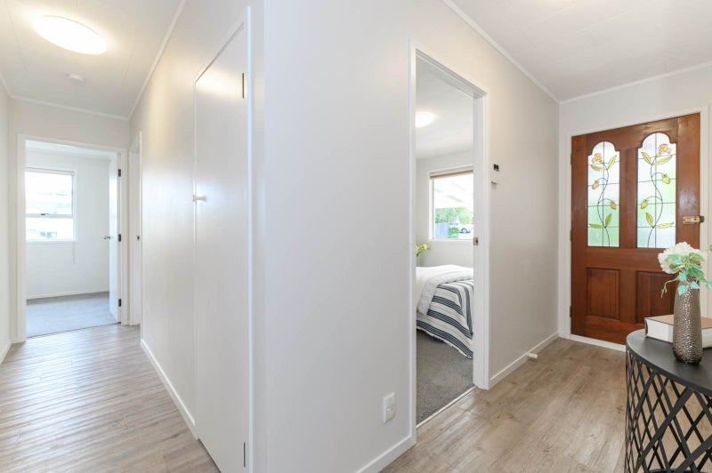 31 Lavery Place, Sunnynook, Auckland - Carousel 2