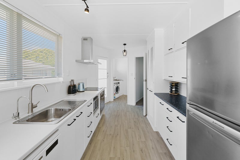 16 Kairanga Crescent, Wainuiomata, Lower Hutt - Carousel 2