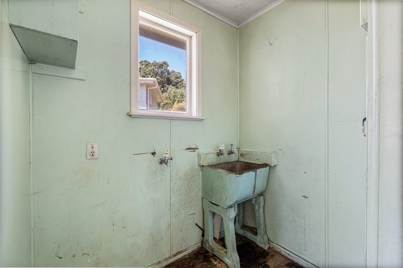 28 Whakawhiti Street, Marfell, New Plymouth - Carousel 26