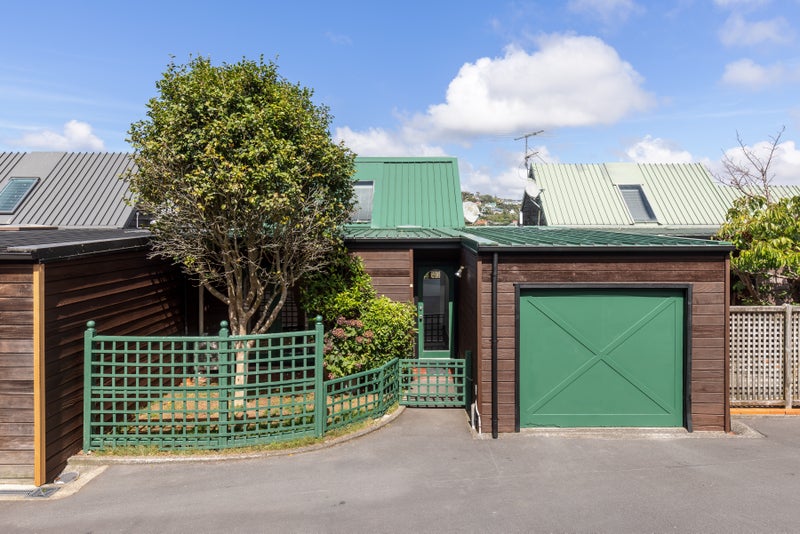 2/21 Amapur Drive, Khandallah, Wellington - Carousel 1