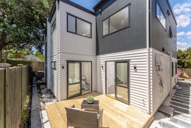 2B Maroa Road, One Tree Hill, Auckland - Carousel 1