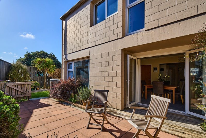 302 Mansfield Street, Newtown, Wellington - Carousel 1