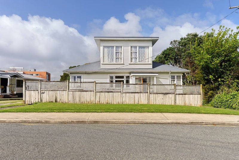 66 Doone Street, Lynmouth, New Plymouth - Carousel 19