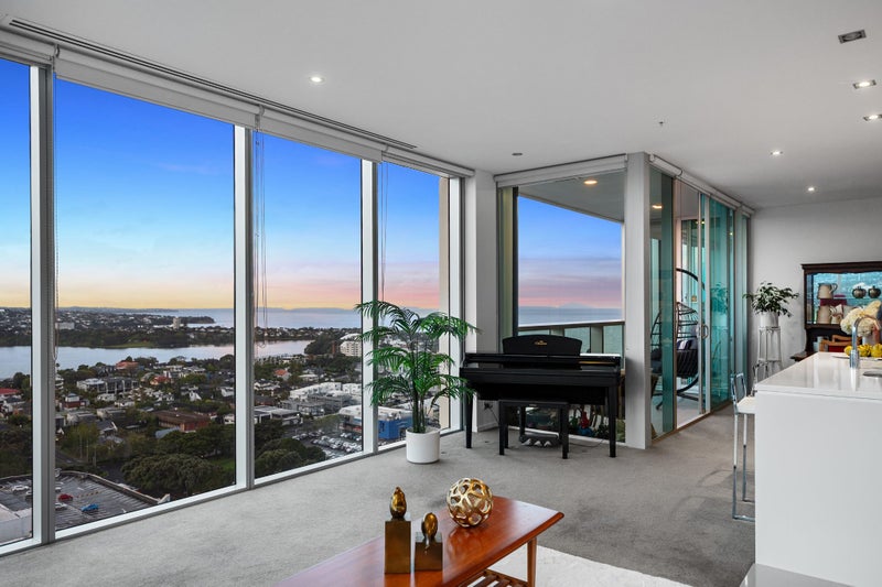 2004/3 Northcroft Street, Takapuna, Auckland - Carousel 1