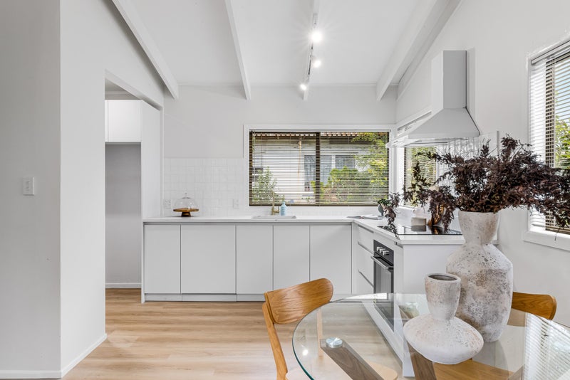 1/39 Sturges Road, Henderson, Auckland - Carousel 1