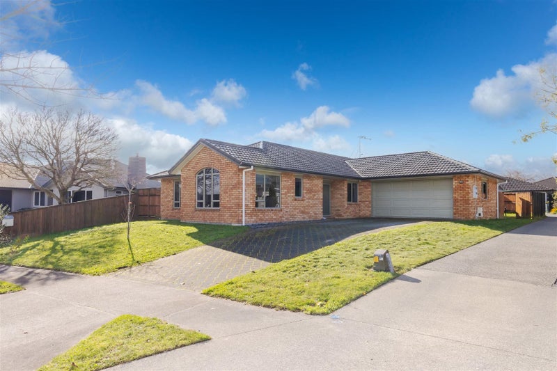 5 Ravenscourt Place, Huntington, Hamilton - Carousel 1