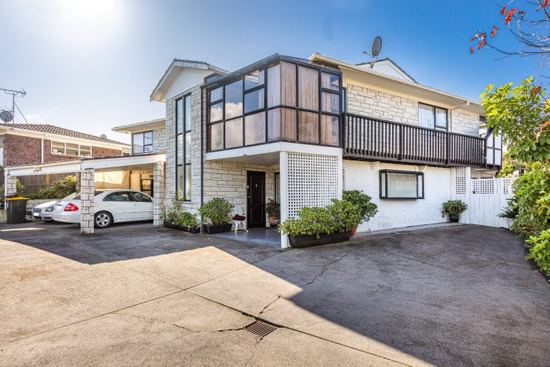102 Prince Regent Drive, Half Moon Bay, Auckland - Carousel 1