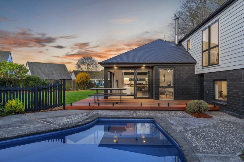 17 Kingham Place, Avonhead, Christchurch - Carousel 1