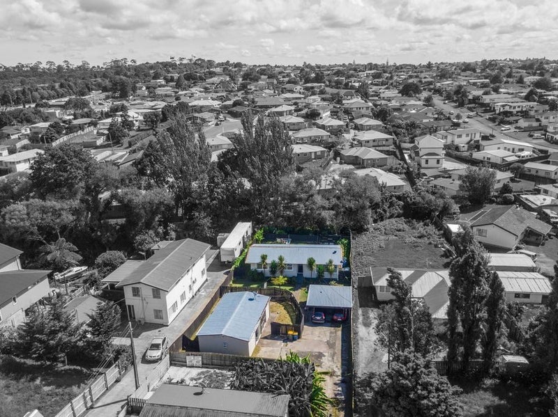 28 Sabulite Road, Kelston, Auckland - Carousel 10